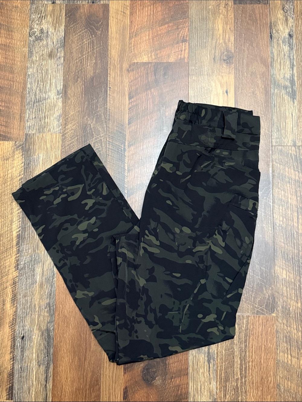NWT Men’s Tactical Outdoor Black Multicam Softshell Cargo Pants Size M